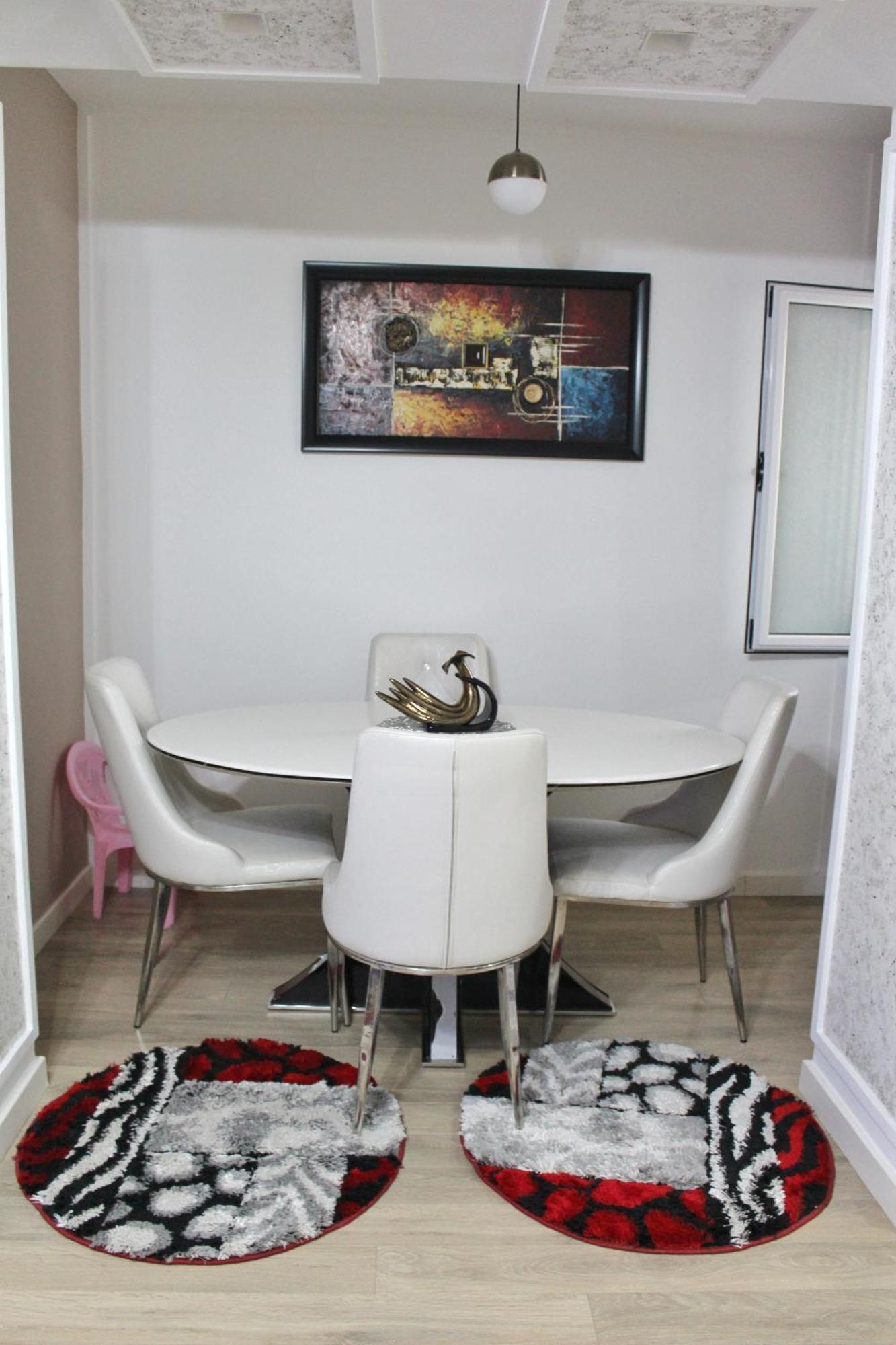 Essy'S Apartment Korce Luaran gambar