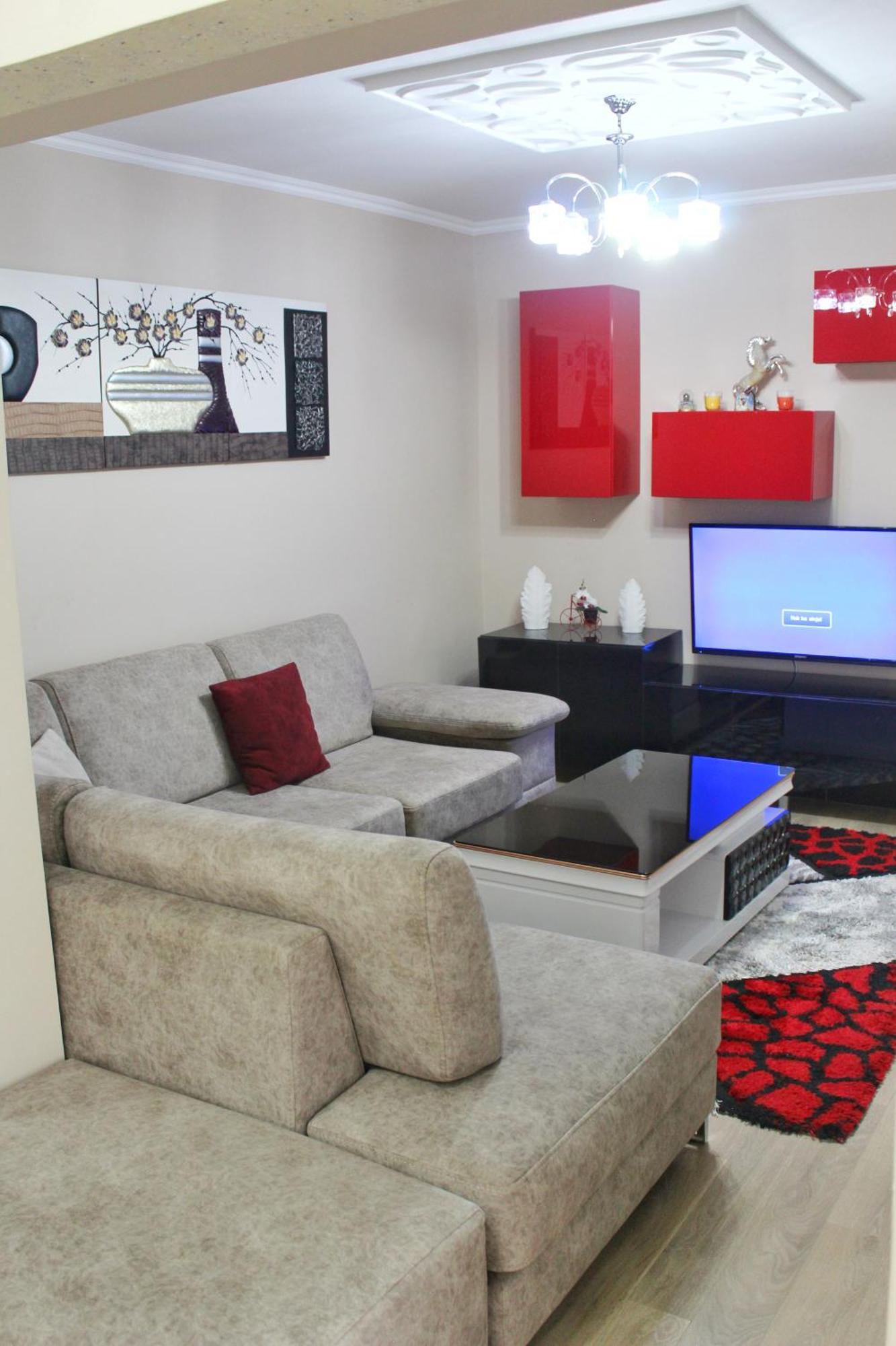Essy'S Apartment Korce Luaran gambar